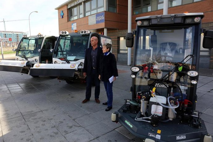 Tres nuevas maquinas para el 'Plan de Choque' de limpieza que llegan al barrio d