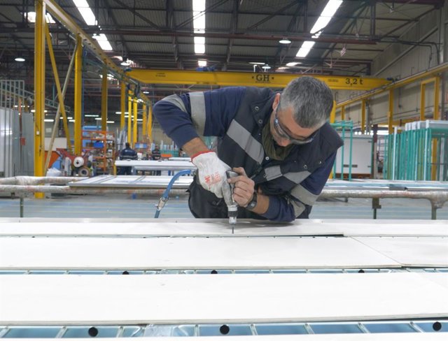 Jaén.- Economía.- La empresa Liderkit, "líder en carrocerías industriales", expo