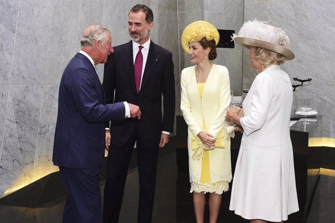 La Reina Letizia y el Príncipe de Gales inauguran mañana una exposición de Sorol