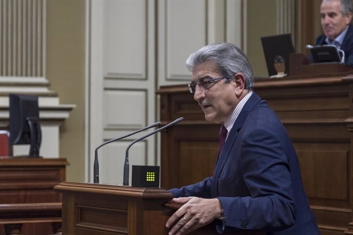 El presidente y portavoz de Nueva Canarias, Román Rodríguez