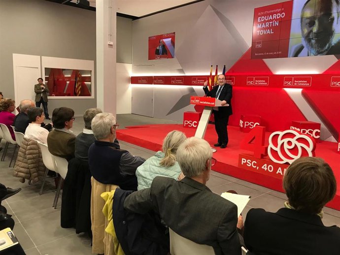 Iceta recuerda la figura de Martín Toval al lado de los obreros y lo reivindica 