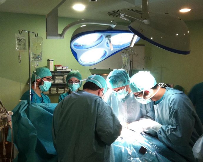 Los hospitales públicos andaluces realizan 108 trasplantes renales en los primer