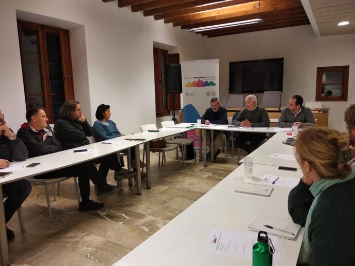 La Mesa Permanente celebra las acciones para disminuir el bullicio de motores en