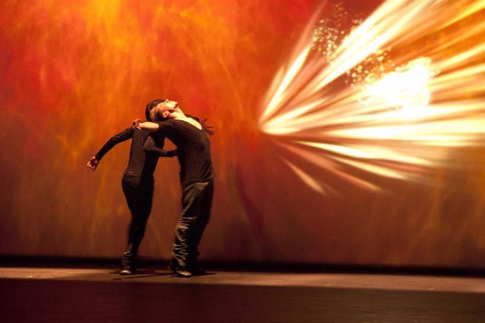 El Auditorio regional acoge 'Titanium', un espectáculo que fusiona el flamenco c