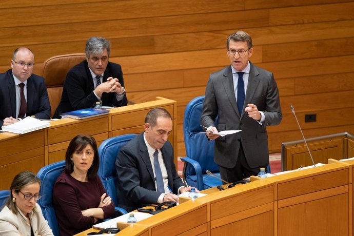 Pleno.- Feijóo defiende el bilingüismo "cordial" de Galicia y la oposición afea 
