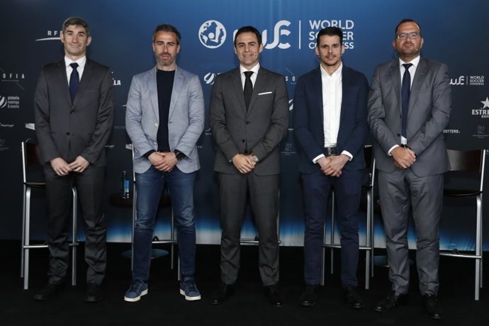 Fútbol.- Velasco Carballo: "Tenemos el cuidado de no intervenir en jugadas grise