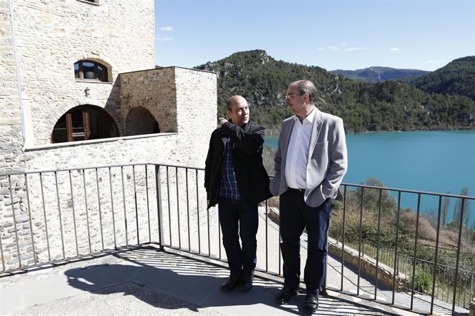 Lambán conoce el proyecto social y económico impulsado por UGT en Ligüerre de Ci