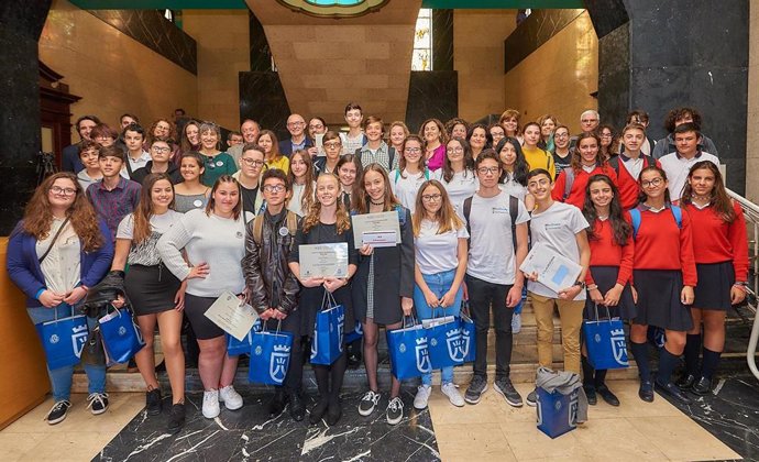 [Grupocanarias] Nota De Prensa Y Fotografía: Educación Iii Concruso Regional Deb