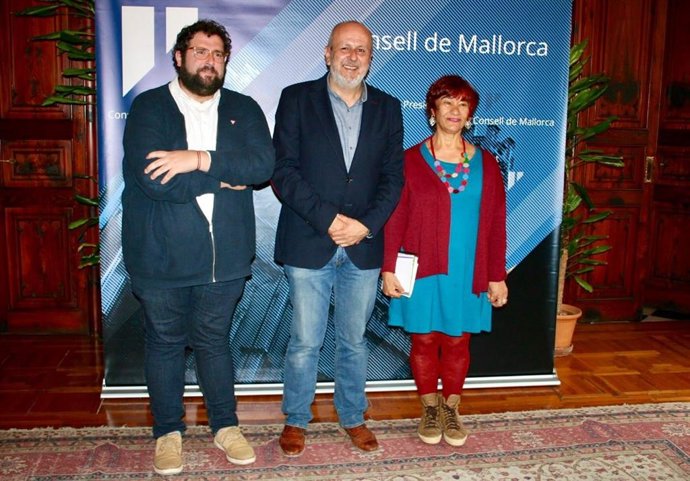 Ensenyat rep en audincia al collectiu LGTBI Ben Amics