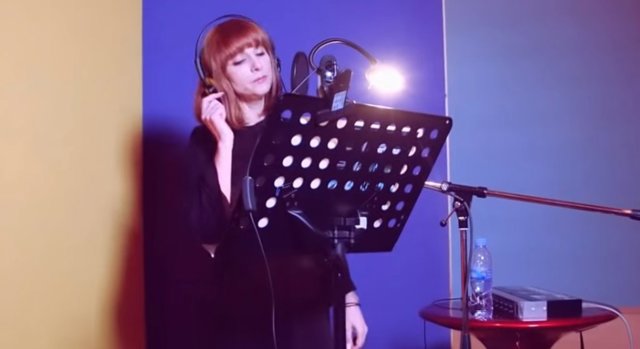 Najwa interpreta la canción final del Dumbo de Tim Burton