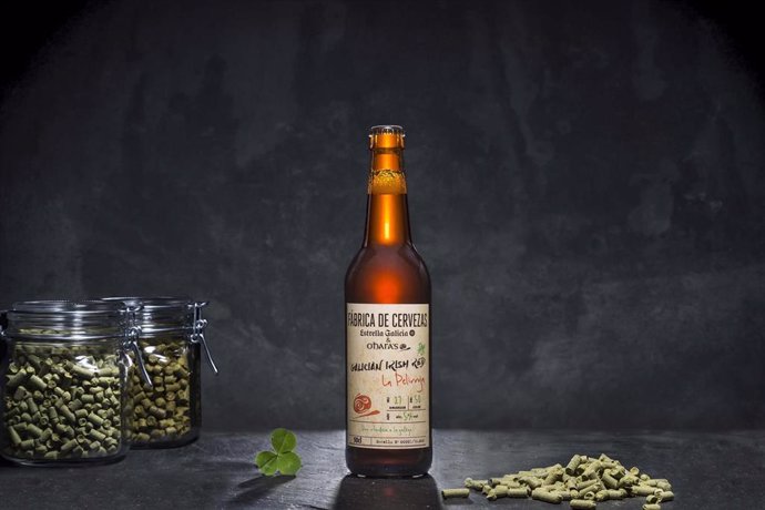 Estrella Galicia lanza 'La Pelirroja', su primera cerveza colaborativa