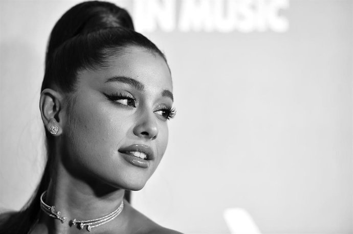 La polémica bebida de Ariana Grande levanta ampollas entre sus fans