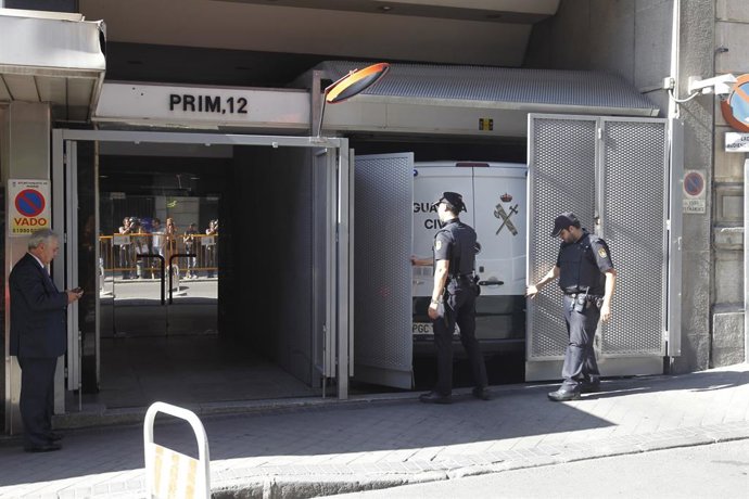 Furgón de la Guardia Civil entrando a la Audiencia Nacional