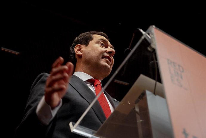 El presidente de la Junta, Juanma Moreno, inaugura la jornada 'Trending city, ci