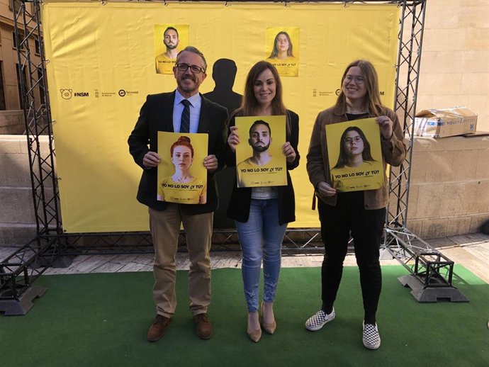 Rebeca Pérez presenta la campaña 'Yo no lo soy ¿y tú?'