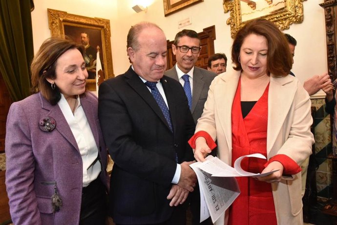 Málaga.-Junta y Ayuntamiento promocionarán El Torcal de Antequera por el 90 aniv