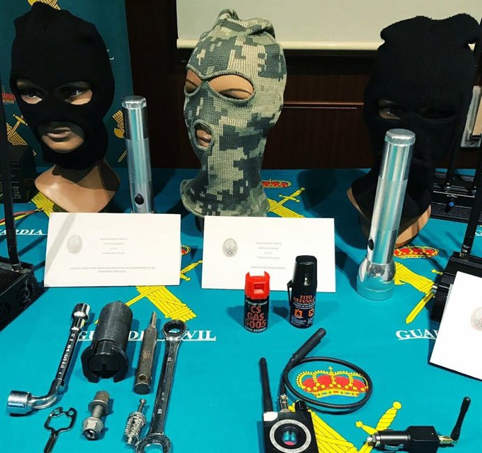 Sucesos.- Desarticulada una banda que robaba por las noches coches para vender p