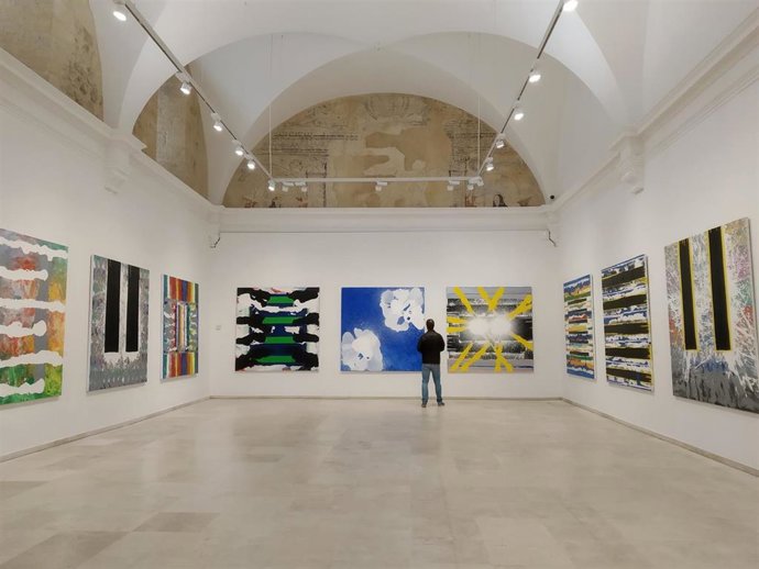 Las 'Figuras simultáneas' de Juan Navarro Baldeweg combinan pintura y escultura,