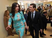 Casado se ve víctima de una "fake news" y aclara su apuesta por la confidencialidad de madres que dan en adopción