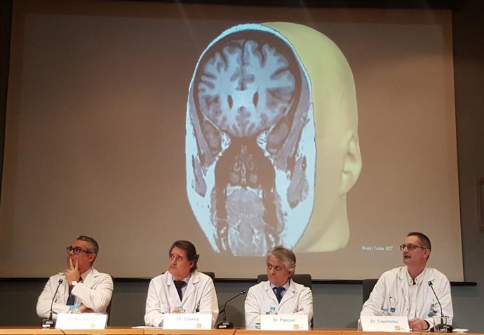 El Hospital de Mar realiza la primera cirugía láser del Estado en pacientes con 