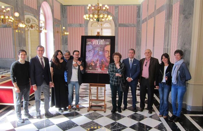 El Romea acoge el estreno nacional de la comedia 'Volvió una noche' con Carlos S