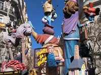 Feminismo, Cataluña, personajes fantásticos y sátira política pueblan los monumentos de la Sección Especial