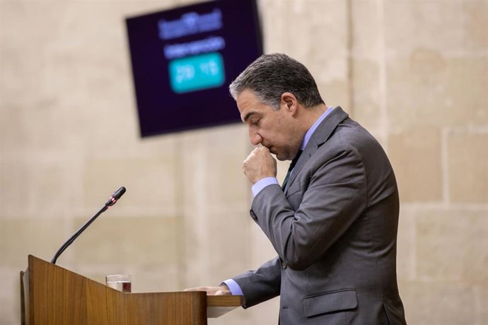 Bendodo dice que hubo consejerías donde "se borraron los ordenadores" y Vox exig