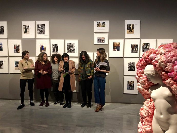 Málaga.- Dieciocho artistas contemporáneas recorren la historia más reciente del