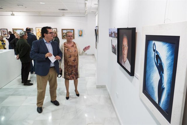 El diputado de Cultura, Antonio J. Rodríguez, en la inauguración de la muestra.