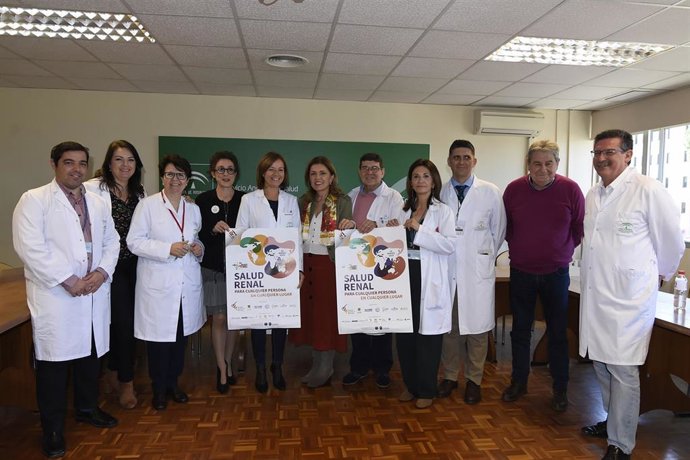 El Hospital Reina Sofía amplía el uso de la diálisis domiciliaria en pacientes c