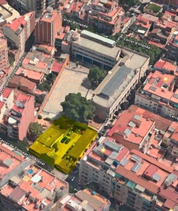 Barcelona expropiará por 1,4 millones un solar para ampliar el patio de la Escol