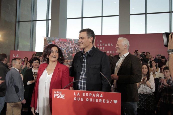 Pedro Sánchez en un acto público de Logroño 