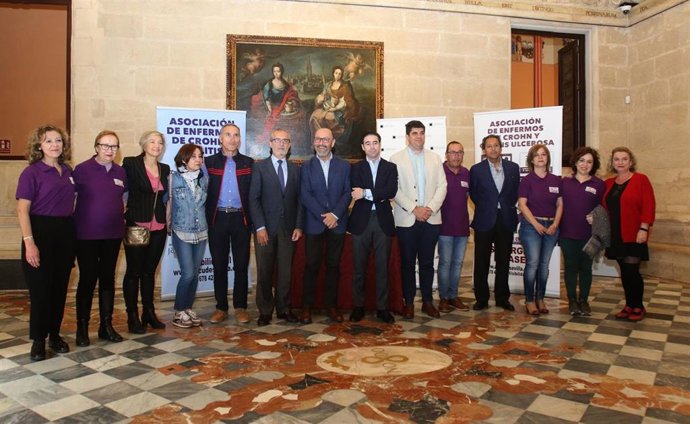 Sevilla.-Firmado un convenio con hosteleros para que enfermos de Crohn y colitis