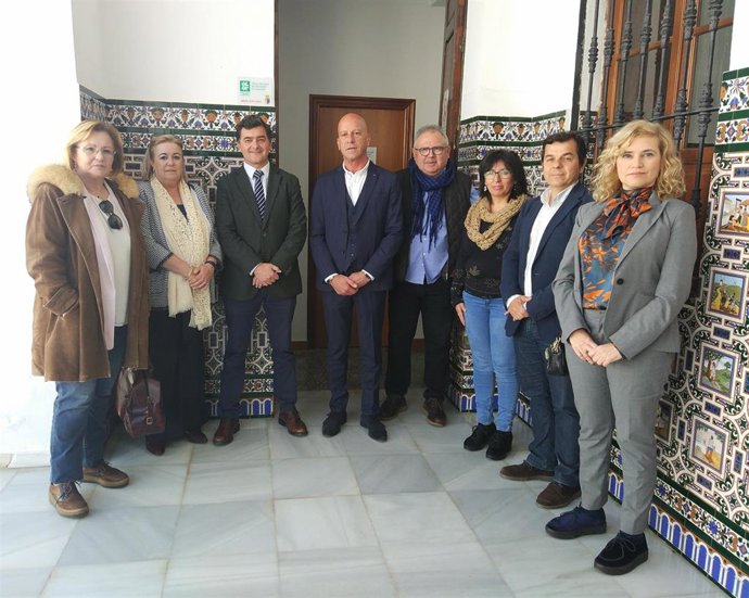 [Grupohuelva] Nota Y Foto Junta (Día Derechos Personas Consumidoras)