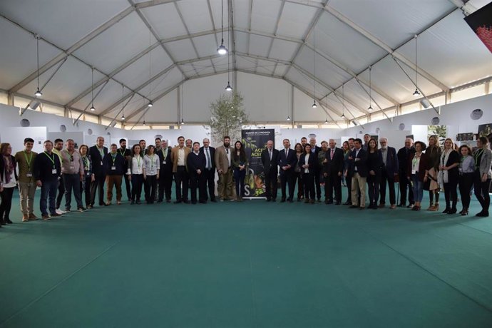 Sevilla.- La V Feria del Pan, Aceite y la Aceituna abre sus puertas en el Patio 