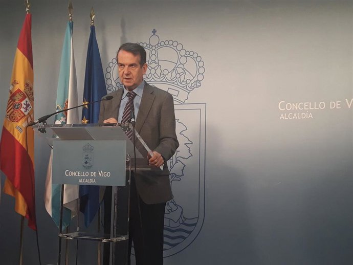 El alcalde de Vigo propone reconocer la labor de los jefes de servicio de Atenci