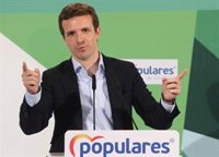 El PP denuncia a Torra ante la Fiscalia por denegación de auxilio al negarse a retirar lazos amarillos