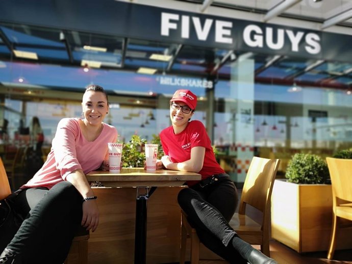Five Guys fomenta la inclusión laboral de personas con discapacidad de la mano d