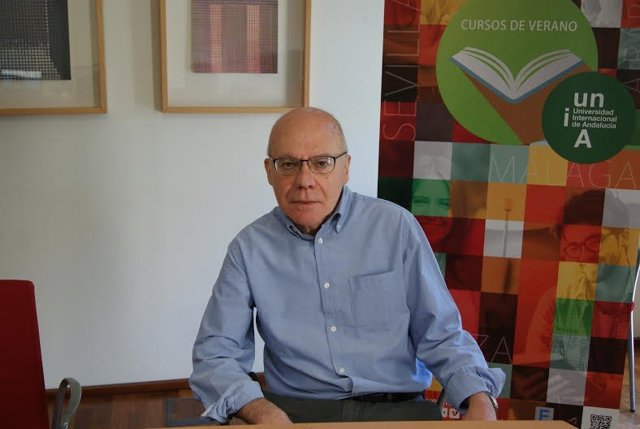 El poeta Justo Navarro 