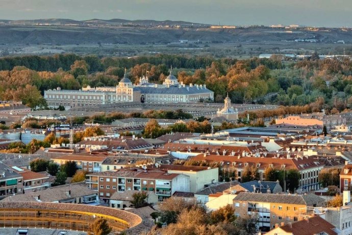 Ayuntamiento de Aranjuez y URJC abogan por ligar el futuro del campus en la loca