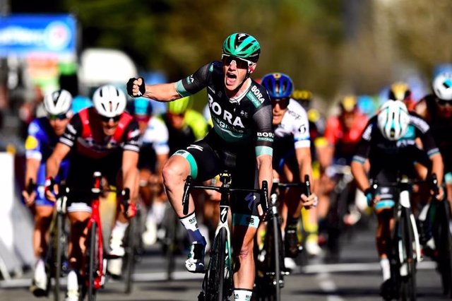 Ciclismo.- Bennett (Bora) repite triunfo de etapa en la París-Niza antes de la l
