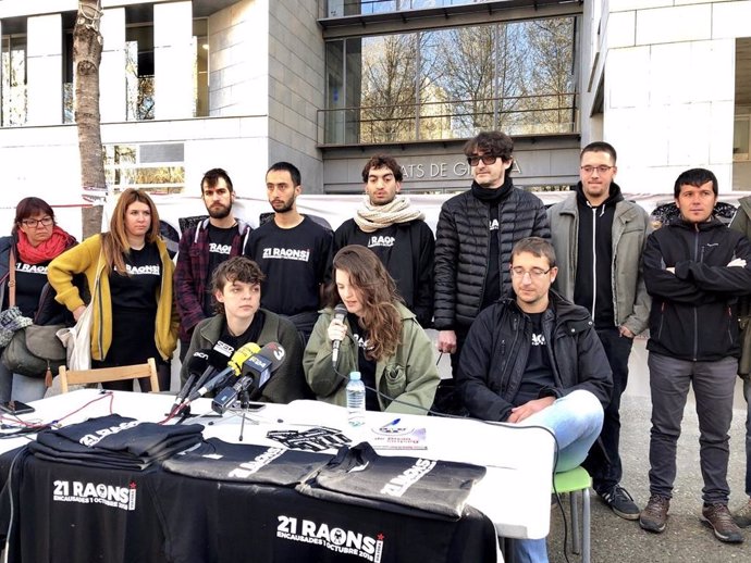 15 Detinguts Per l'Aniversari De el 1-O A Girona Es Querellen Contra La Policia