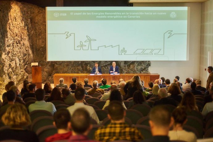 [Grupocanarias] Nota De Prensa Y Fotografía: Iter Jornada Energías Renovables