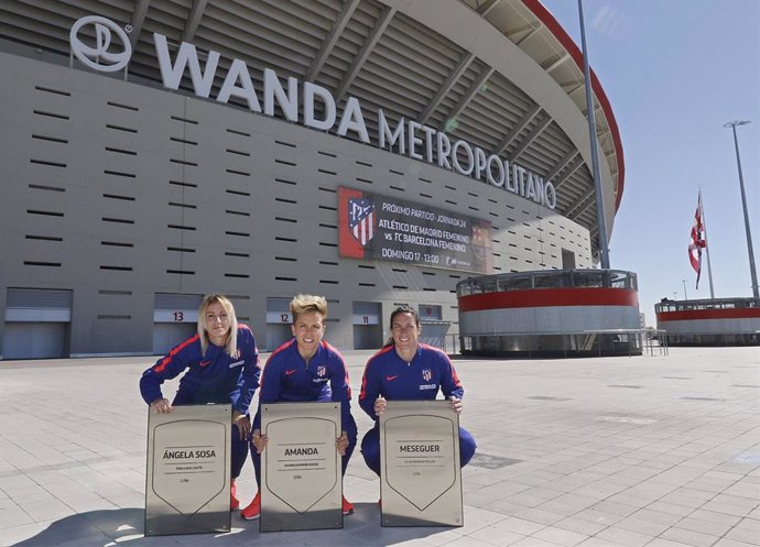 Fútbol.- Amanda, Meseguer y Sosa ya tienen su placa en el Wanda Metropolitano