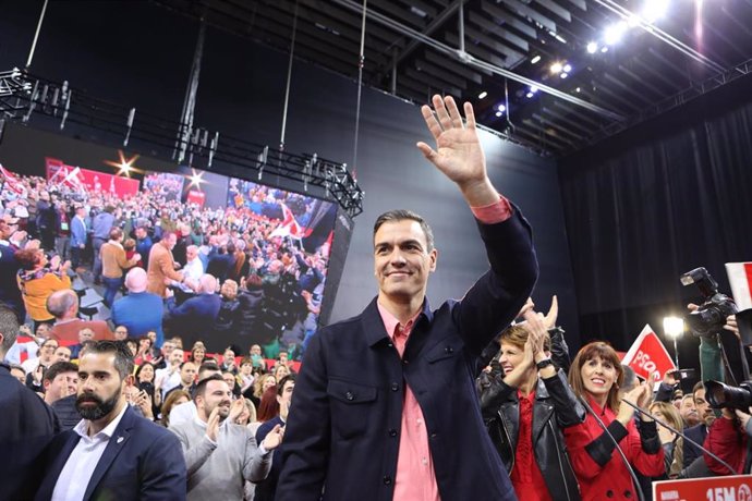 AV.- Sánchez llama a "no confiarse" en las elecciones generales porque "la derec