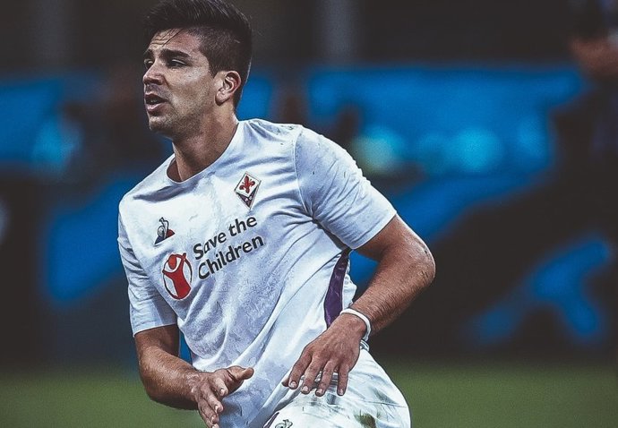 Fútbol/Serie A.- La Fiorentina pierde comba tras caer en el Sardegna Arena