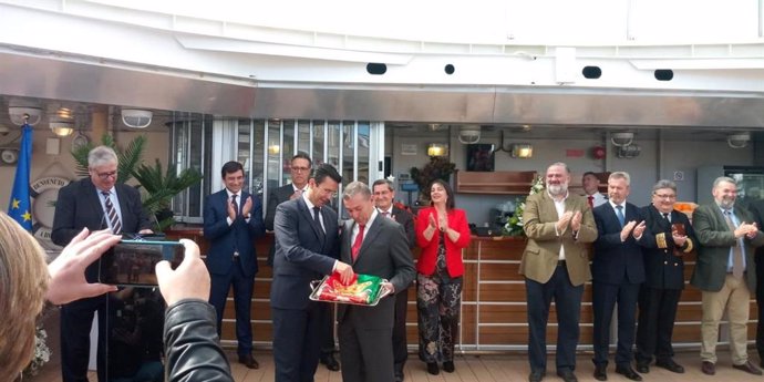 Granada.- El alcalde valora al bautizo oficial del nuevo superferrie de Transmed