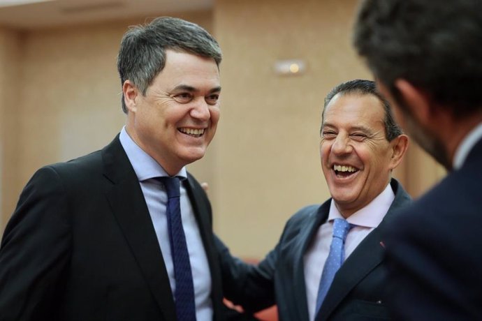 Carlos Rojas y Rafael Merino, diputados del PP, riéndose