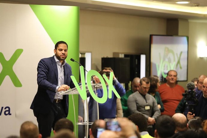 El presidente de Vox, Santiago Abascal, visita Pamplona