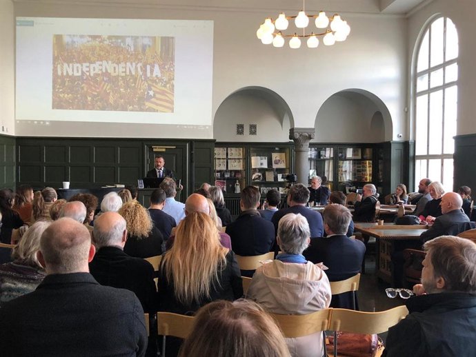 Bosch pide a la comunidad internacional "prevalecer en la defensa de la democrac